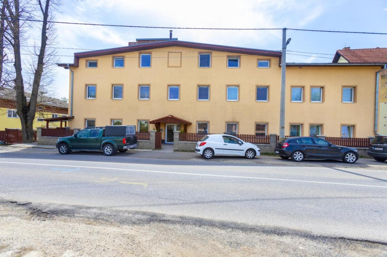 Apartman Theo Veľký Slavkov Dış mekan fotoğraf