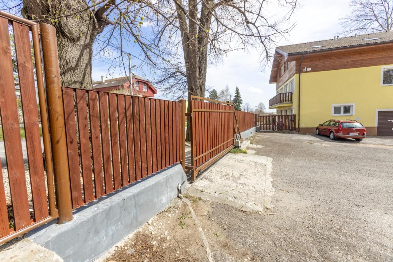 Apartman Theo Veľký Slavkov Dış mekan fotoğraf